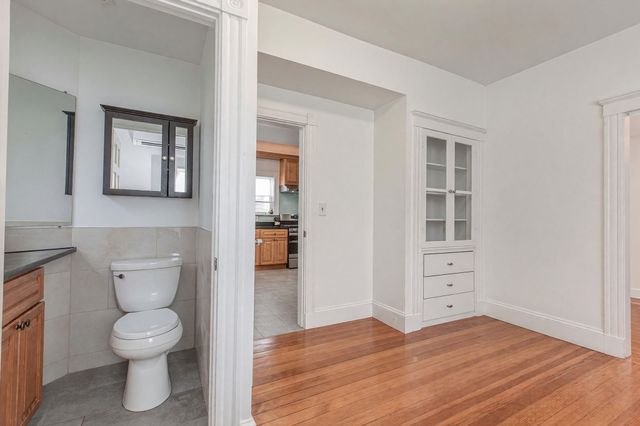 38 Davis St, Quincy, MA 02170