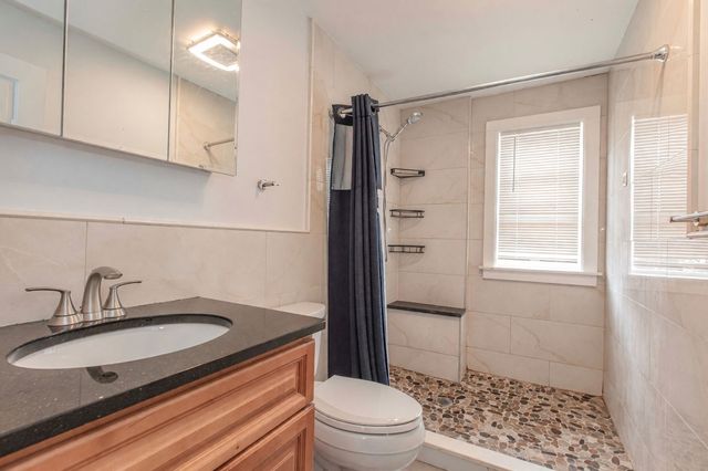 38 Davis St, Quincy, MA 02170