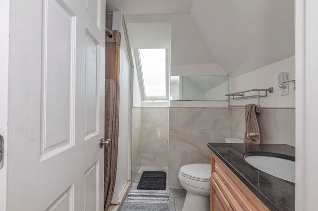 38 Davis St, Quincy, MA 02170
