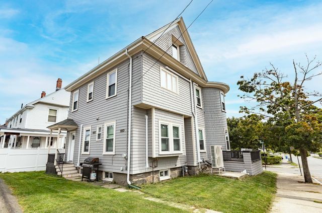 38 Davis St, Quincy, MA 02170