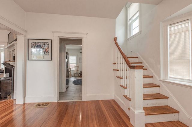 38 Davis St, Quincy, MA 02170
