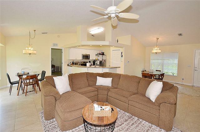 155 36th Court SW, Vero Beach, FL 32968