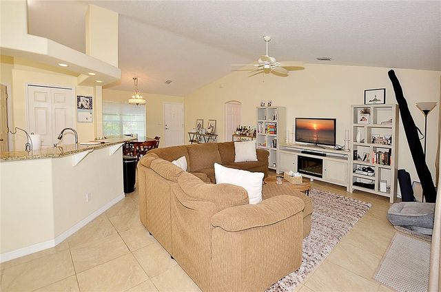 155 36th Court SW, Vero Beach, FL 32968