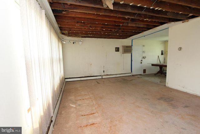41 JEWEL LN, Levittown, PA 19055