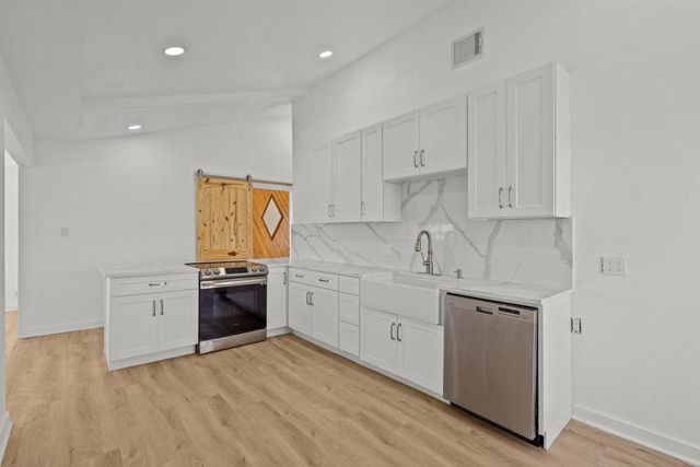 1225 O Neil Road, Port Bolivar, TX 77650