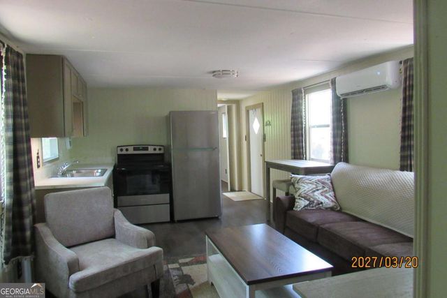 1302 Oconee Drive SW, Sparta, GA 31087