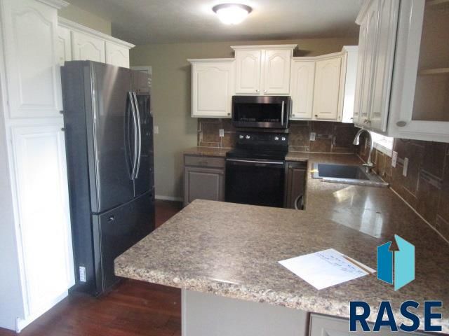 400 Ruth St Street, Yankton, SD 57078