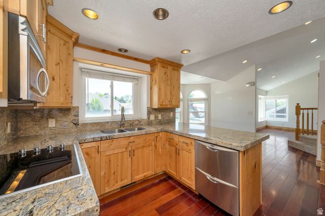 744 W SWEET MEADOW LN, Sandy, UT 84070