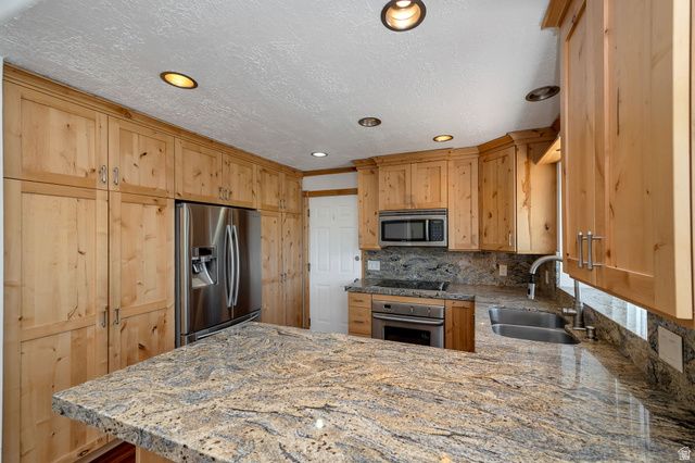 744 W SWEET MEADOW LN, Sandy, UT 84070