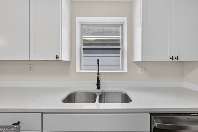 718 W 51st Street, Savannah, GA 31405