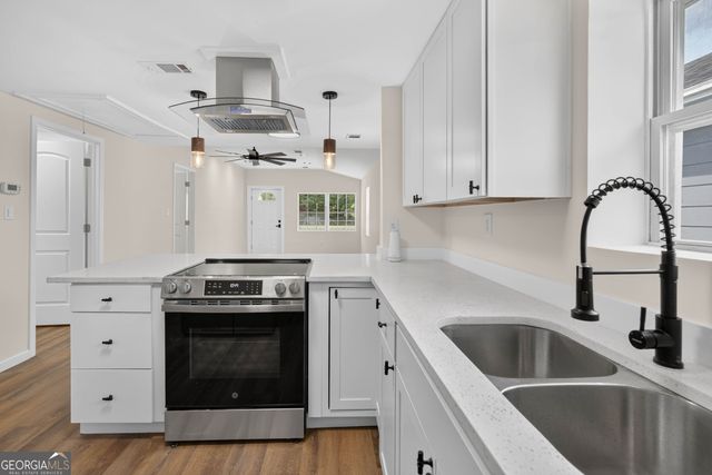 718 W 51st Street, Savannah, GA 31405