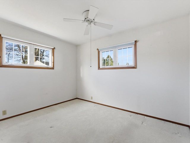 802 Forest CIRCLE, Manitowoc, WI 54220