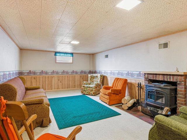 802 Forest CIRCLE, Manitowoc, WI 54220