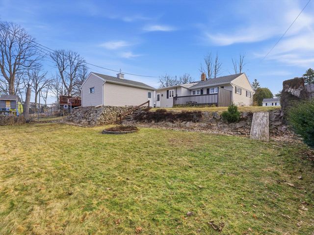 802 Forest CIRCLE, Manitowoc, WI 54220