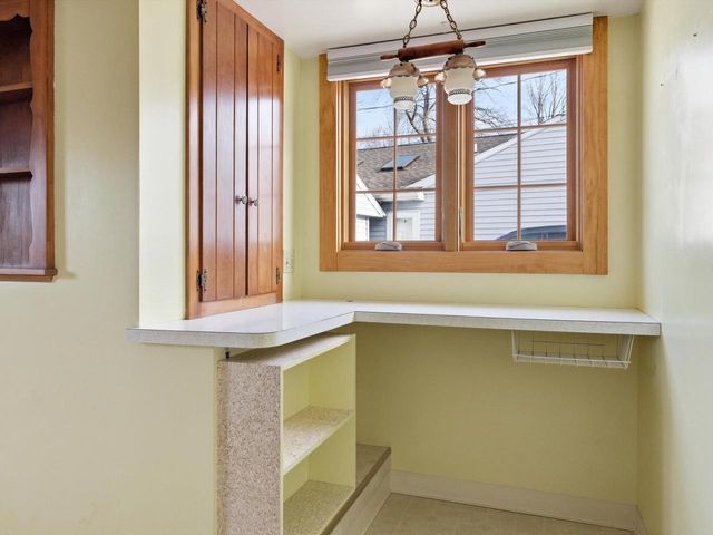 802 Forest CIRCLE, Manitowoc, WI 54220