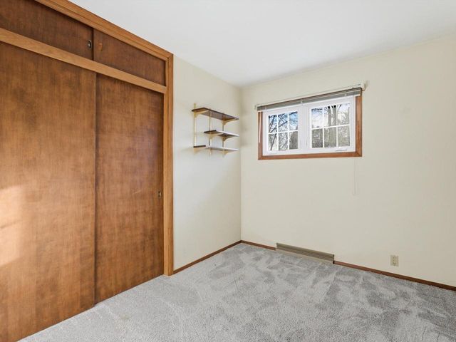 802 Forest CIRCLE, Manitowoc, WI 54220