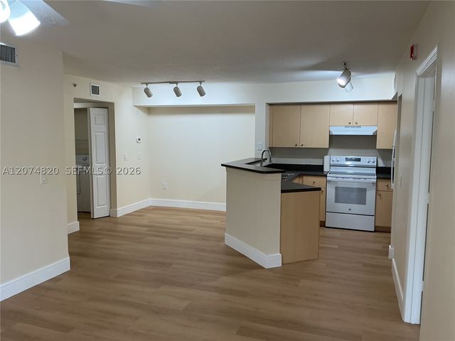 4200 San Marino Blvd 107, West Palm Beach, FL 33409