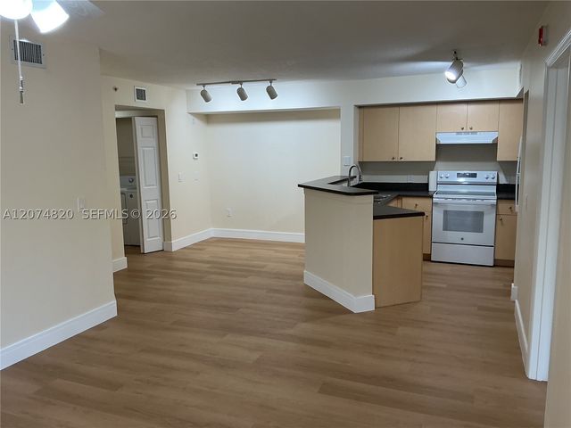 4200 San Marino Blvd 107, West Palm Beach, FL 33409