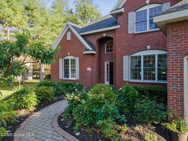 18 Beresford Road, Clifton Park, NY 12019