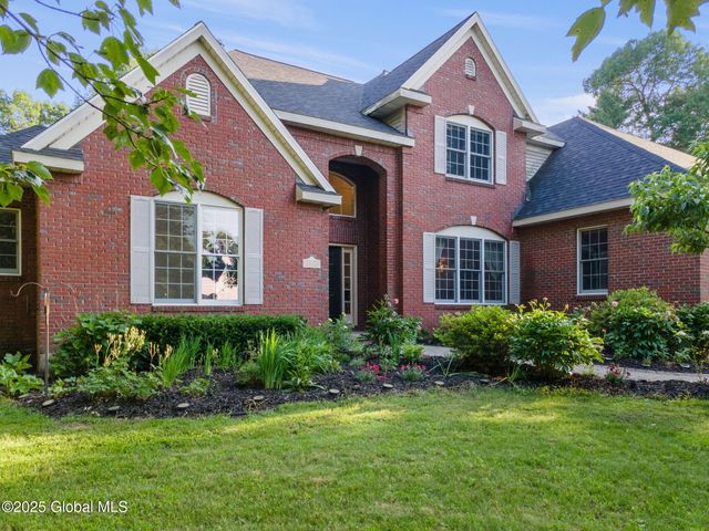 18 Beresford Road, Clifton Park, NY 12019