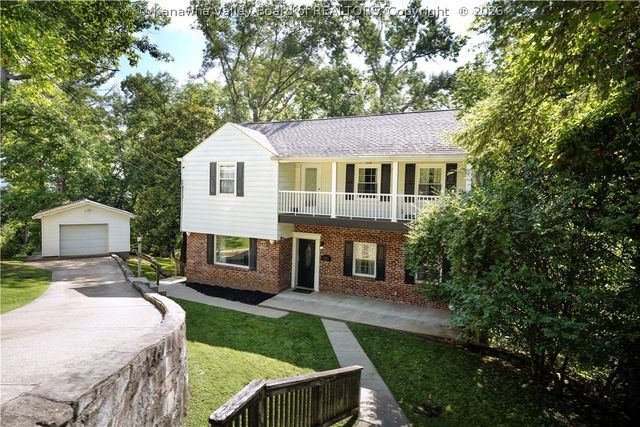 1902 Massey Circle, South Charleston, WV 25303