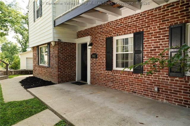 1902 Massey Circle, South Charleston, WV 25303