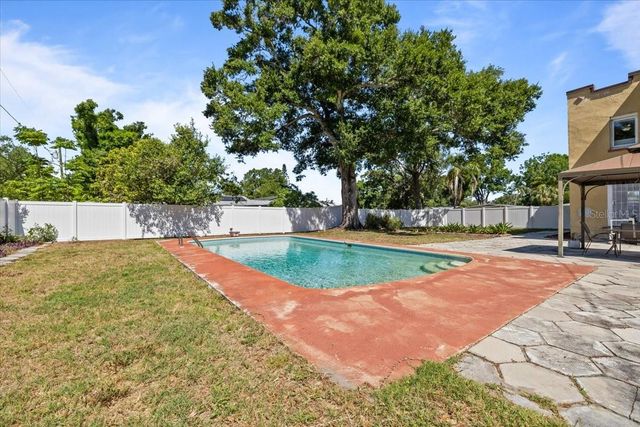 5110 EMERSON AVENUE S, St Petersburg, FL 33707