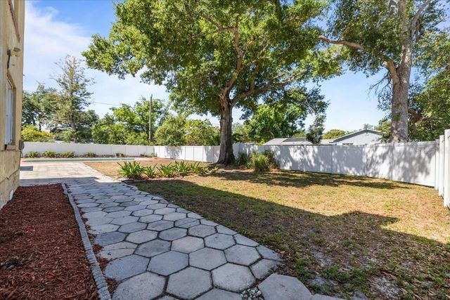 5110 EMERSON AVENUE S, St Petersburg, FL 33707