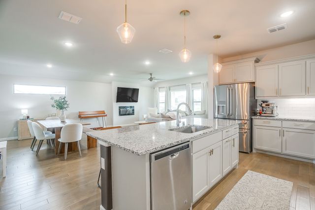 5709 Freeport Lane, Fort Worth, TX 76126