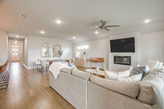 5709 Freeport Lane, Fort Worth, TX 76126
