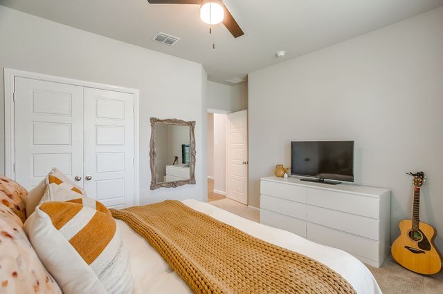 5709 Freeport Lane, Fort Worth, TX 76126