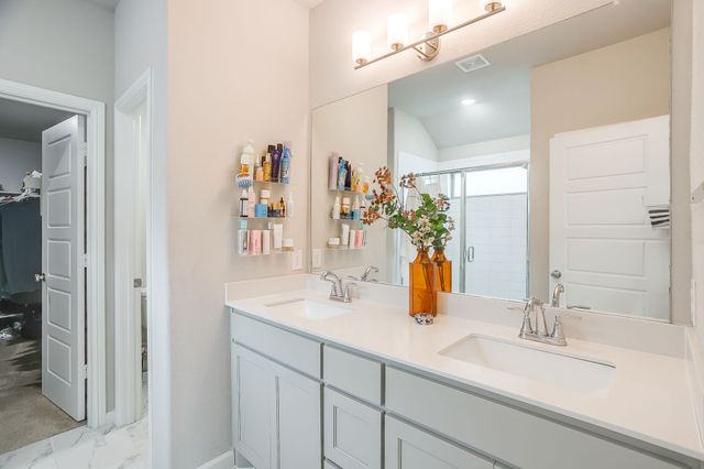 5709 Freeport Lane, Fort Worth, TX 76126