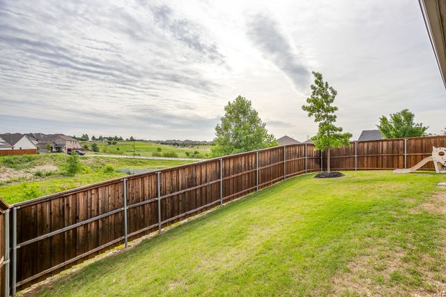 5709 Freeport Lane, Fort Worth, TX 76126