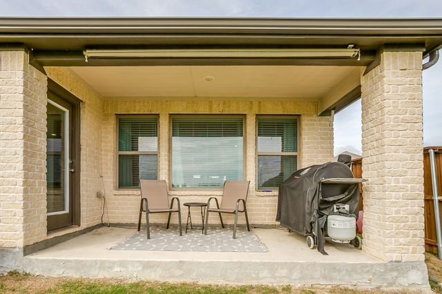 5709 Freeport Lane, Fort Worth, TX 76126