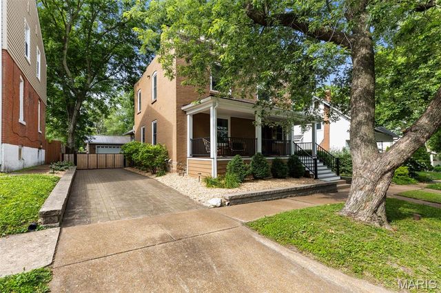 7068 Tholozan Avenue, St Louis, MO 63109