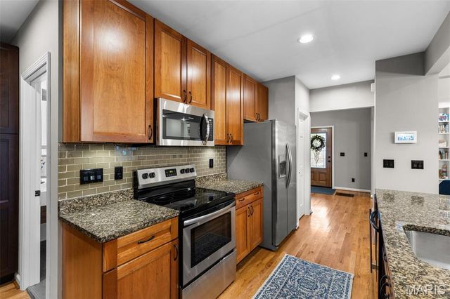 7068 Tholozan Avenue, St Louis, MO 63109