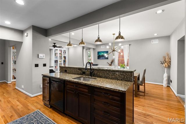 7068 Tholozan Avenue, St Louis, MO 63109