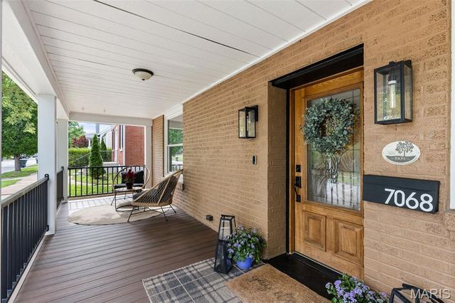 7068 Tholozan Avenue, St Louis, MO 63109