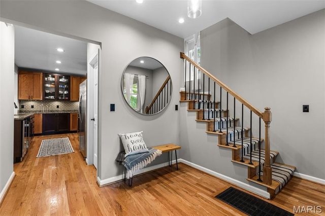 7068 Tholozan Avenue, St Louis, MO 63109