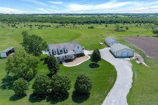 21722 SW Roberta Ln, Douglass, KS 67039