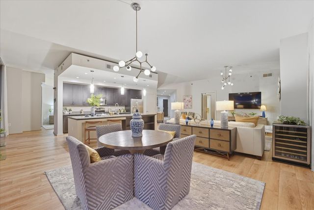900 20th Ave S Apt 901, Nashville, TN 37212