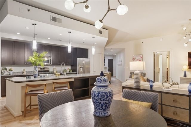 900 20th Ave S Apt 901, Nashville, TN 37212