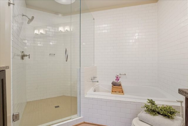 900 20th Ave S Apt 901, Nashville, TN 37212