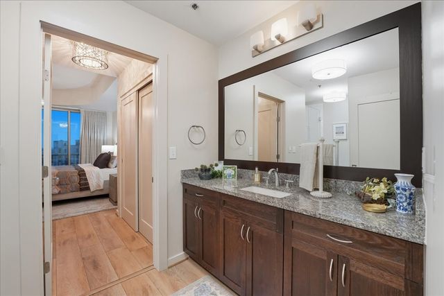 900 20th Ave S Apt 901, Nashville, TN 37212