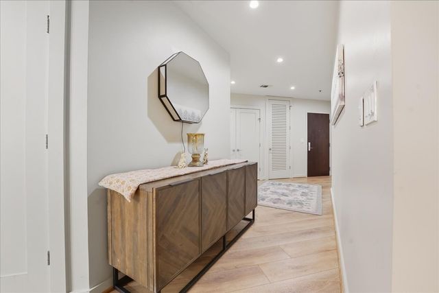 900 20th Ave S Apt 901, Nashville, TN 37212