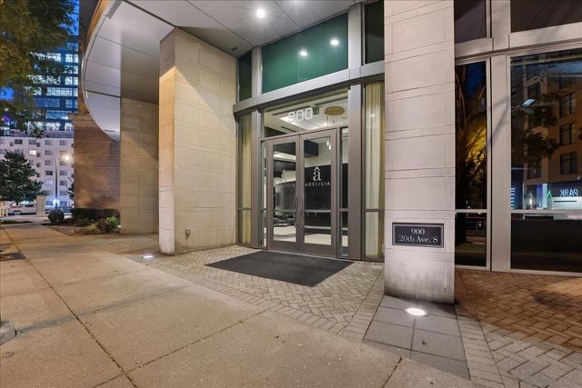 900 20th Ave S Apt 901, Nashville, TN 37212