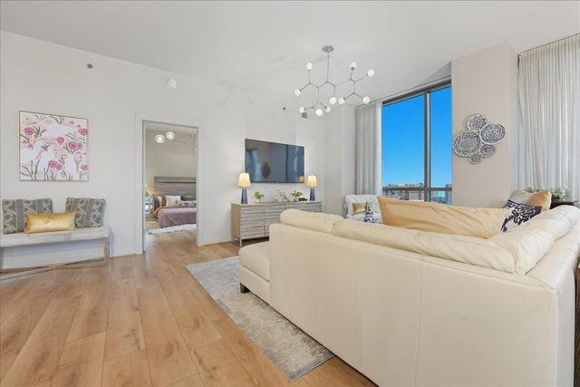900 20th Ave S Apt 901, Nashville, TN 37212