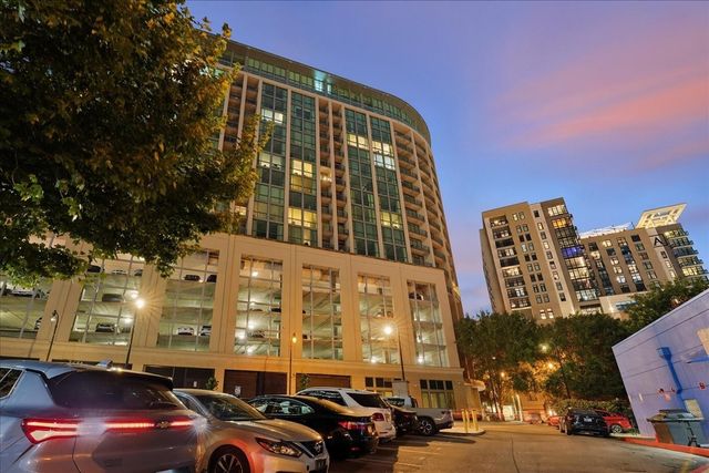 900 20th Ave S Apt 901, Nashville, TN 37212