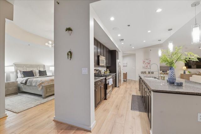 900 20th Ave S Apt 901, Nashville, TN 37212