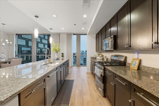 900 20th Ave S Apt 901, Nashville, TN 37212